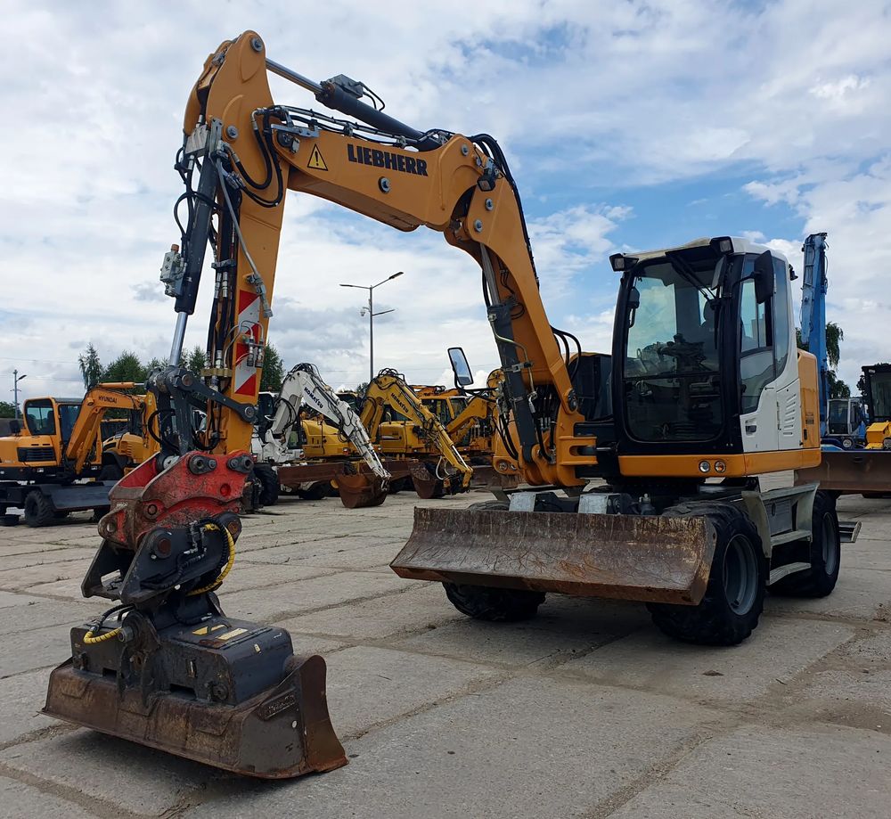 Liebherr A910 compact 2017