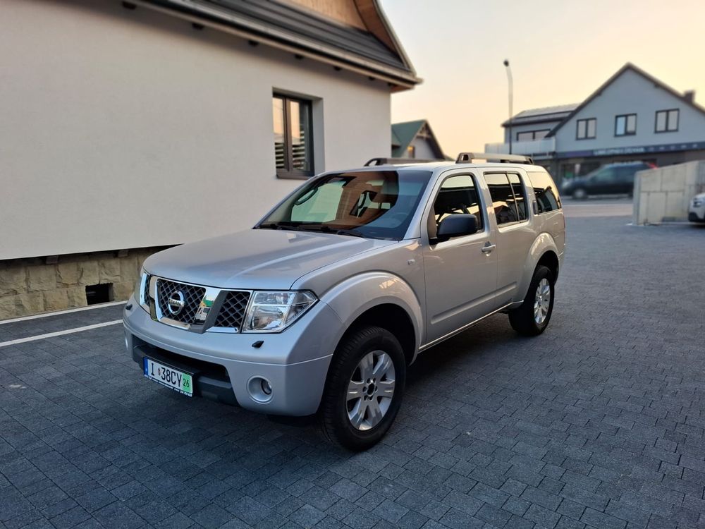 Nissan Pathfinder 2.5 DCi LE 2006