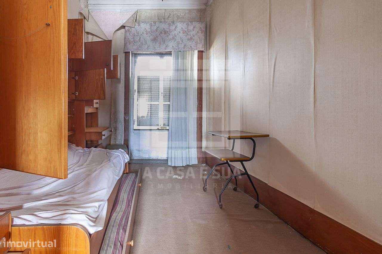 Moradia centenária com terreno no centro de São João da Madeira - Grande imagem: 5/8