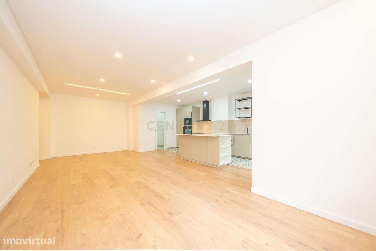 Luxuoso Apartamento T2, Totalmente Remodelado, em Vanicelos, em Setúba - Grande imagem: 2/55