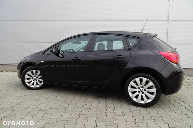 Opel Astra IV 1.6 Essentia - 14