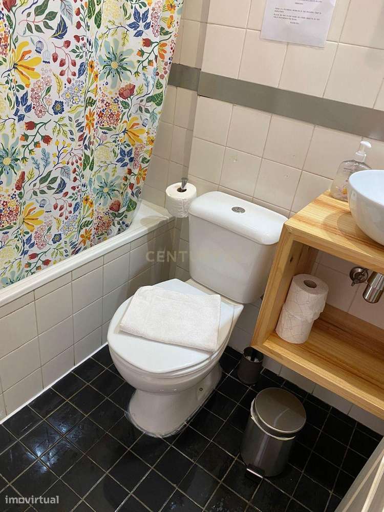 Apartamento T2 , na Rua da Aliança Operária  em Alcântara .-11