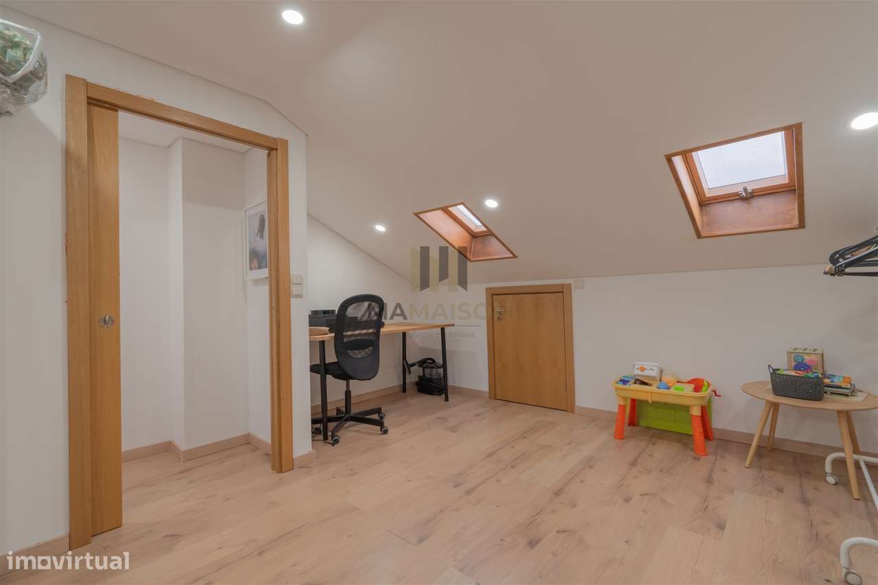 Andar Moradia T3+1 / Centro Lamego / Remodelado-21