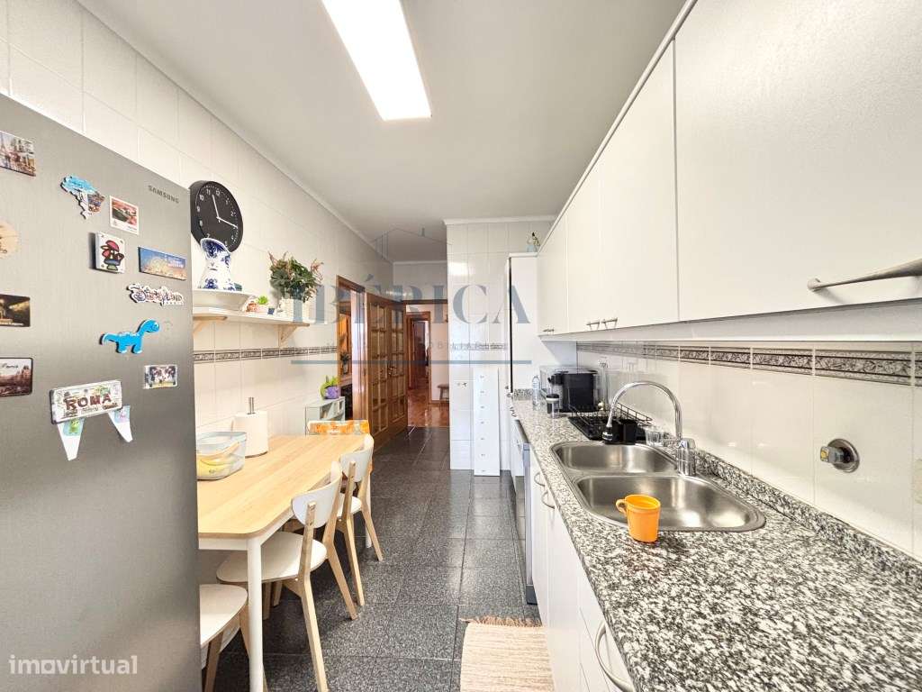 T2+1 com Vista Desafogada e Garagem fechada | Vilar do Paraíso-10