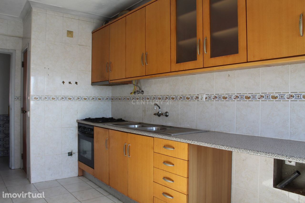 Apartamento T3 c/ varanda