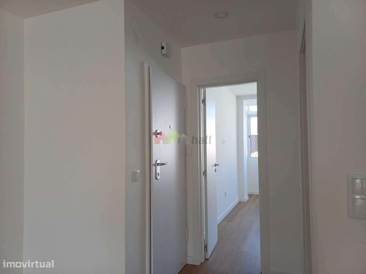 Apartamento T1 - 2º andar totalmente remodelado, no Lavradio - Barreir-5