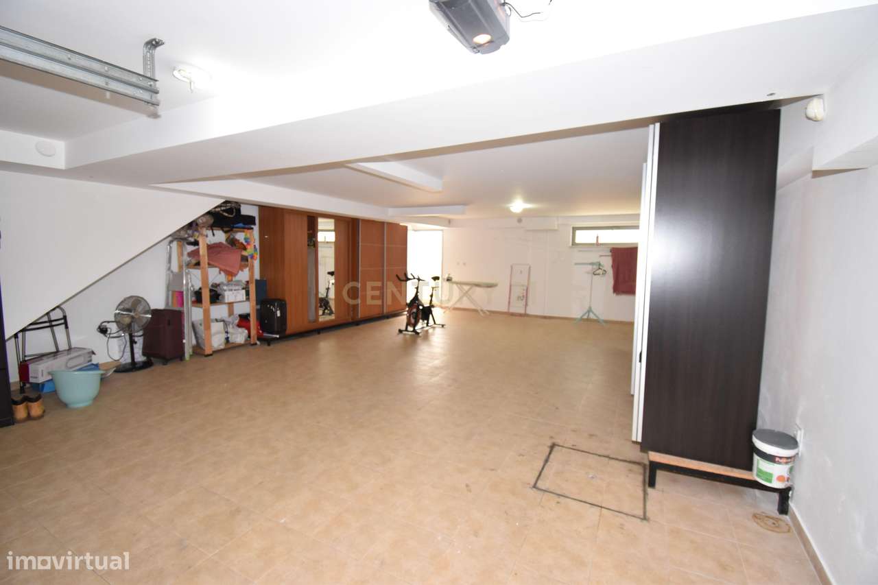 Moradia T3+1 em Alcochete: Luxo e Conforto!-57