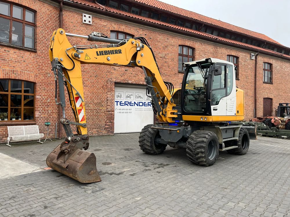 Liebherr A 910 compact 2014