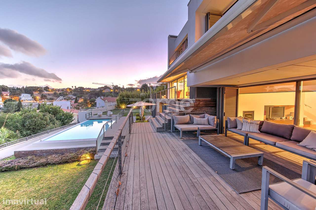 Exclusiva Moradia de Luxo T5+1 com Vista Mar | Lote de 960 m²-2