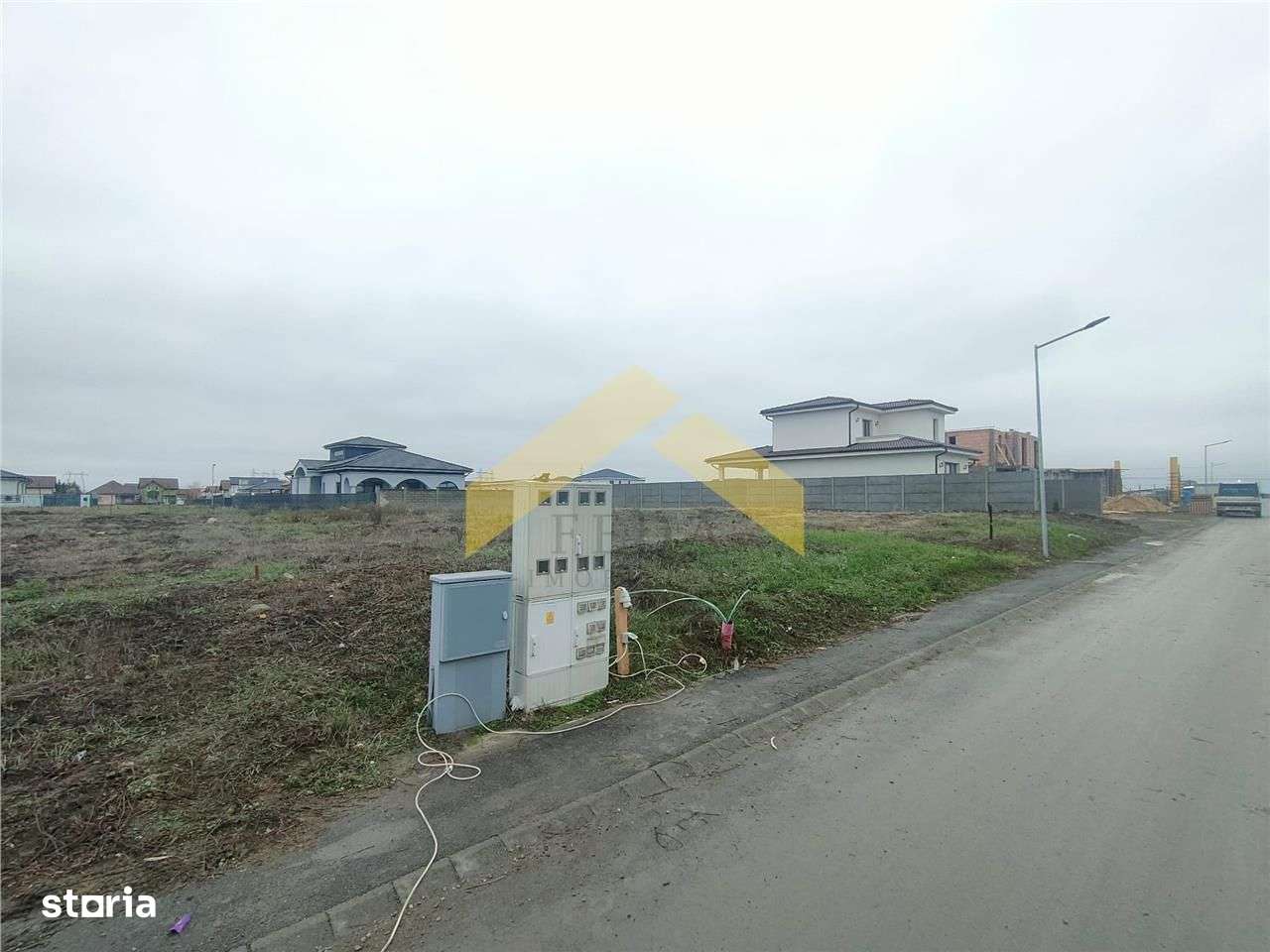 Teren intravilan de vanzare cartier Via Carmina-2