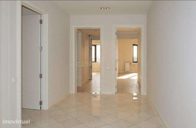 Luxuoso Apartamento T3 nas Torres das Amoreiras, Lisboa-20