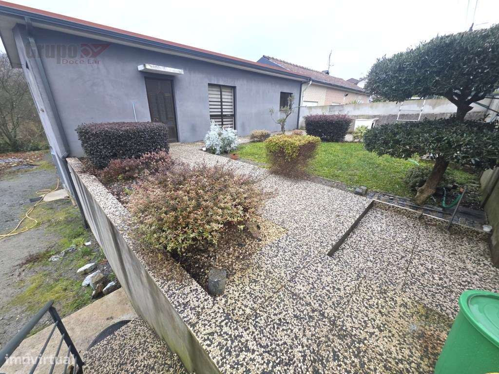 Moradia T3 com Armazém de 300m² - O Equilíbrio Perfeito entre Habit... - Grande imagem: 5/42