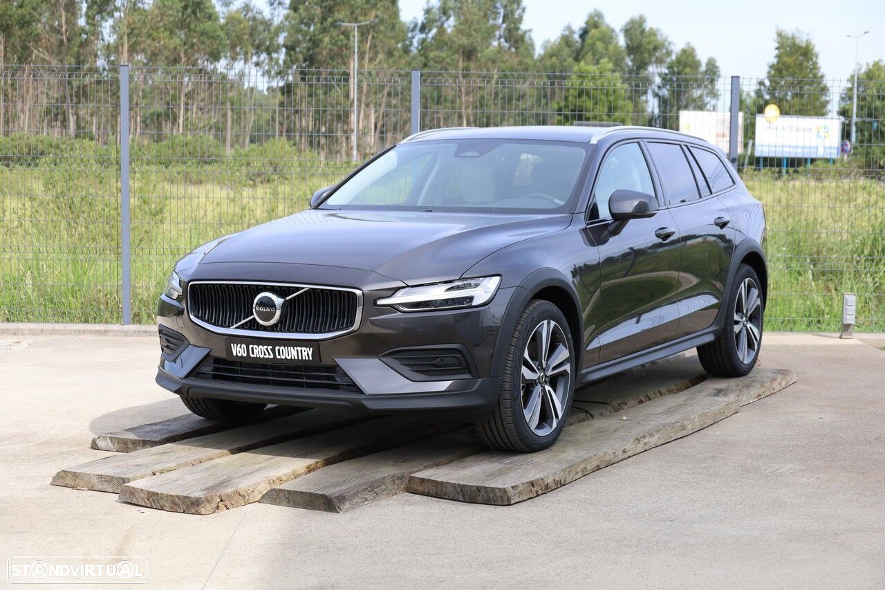 Volvo V60 Cross Country 2.0 B4 Geartronic - 1