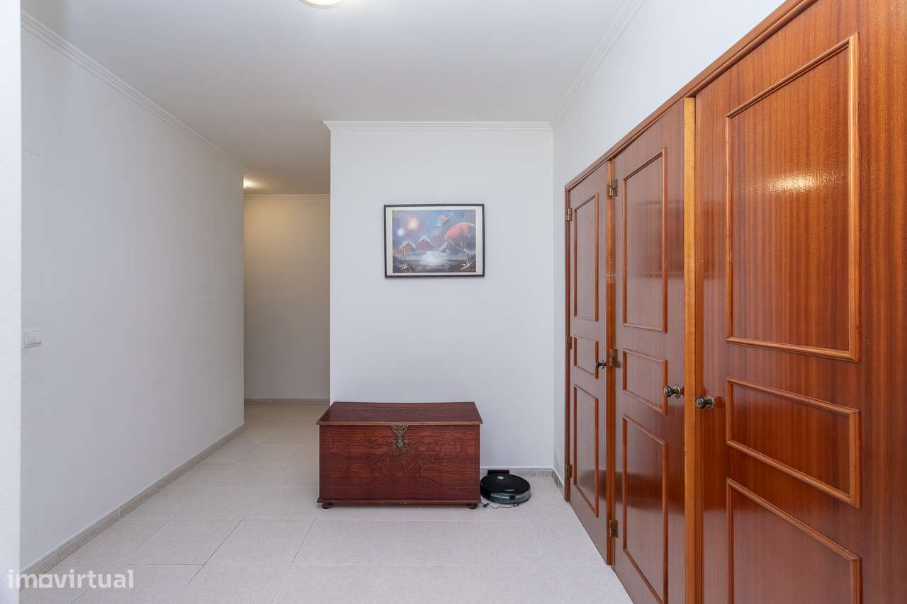 Excelente T2 na Tapada das Mercês-17