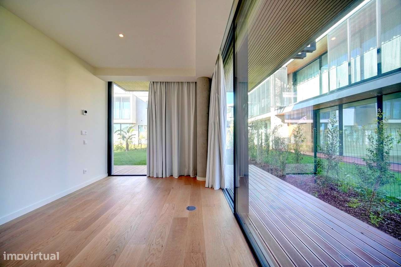 Moradia V4 Luxo na Costa da Guia-13