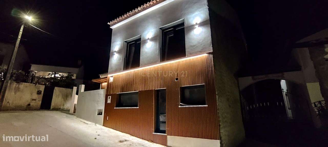 Moradia T3 de Charme Totalmente Renovada | Moledo – Lourinhã-11