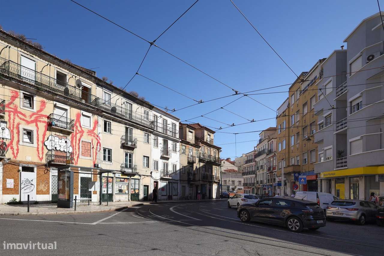 Edifício Renovado no Coração da Graça, Lisboa-33