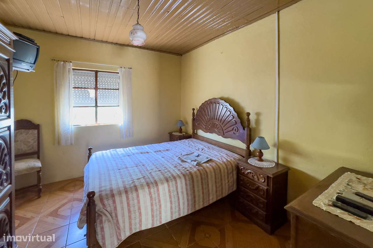 Casa Independente para Restauro em Gondoriz, Terras de Bouro - Grande imagem: 4/46