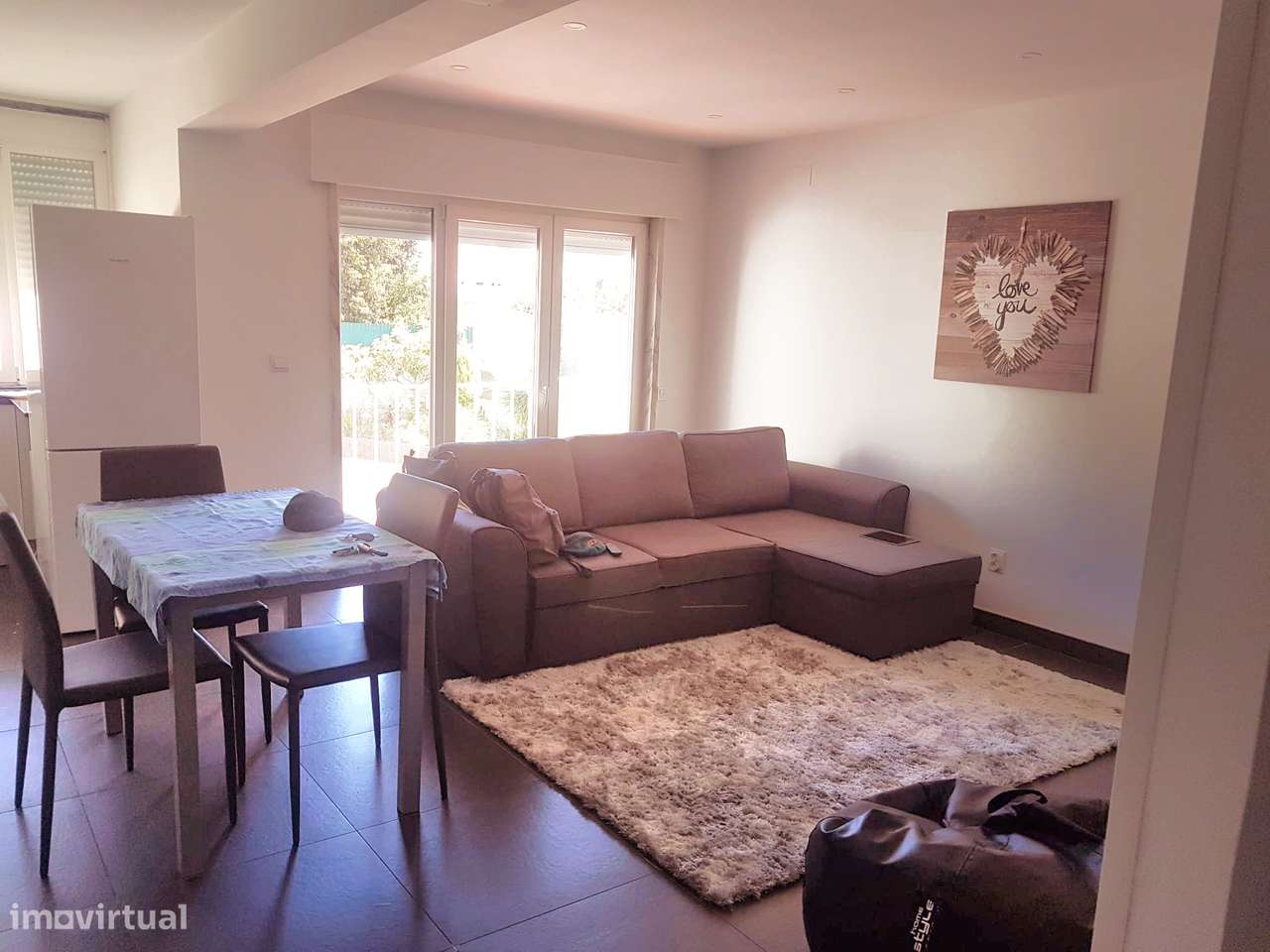 Excelente T2 de 87 mts2  Remodelado e com Varanda - Grande imagem: 2/6