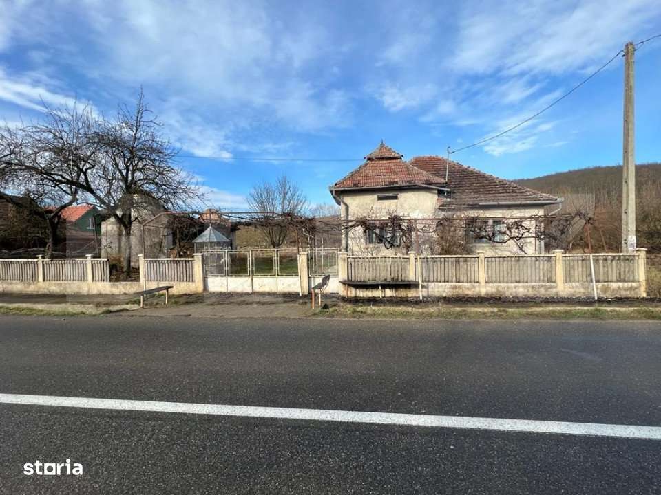 Casa de vanzare cu teren in suprafata de 3000 mp in comuna Creaca - Imagine principală: 1/8