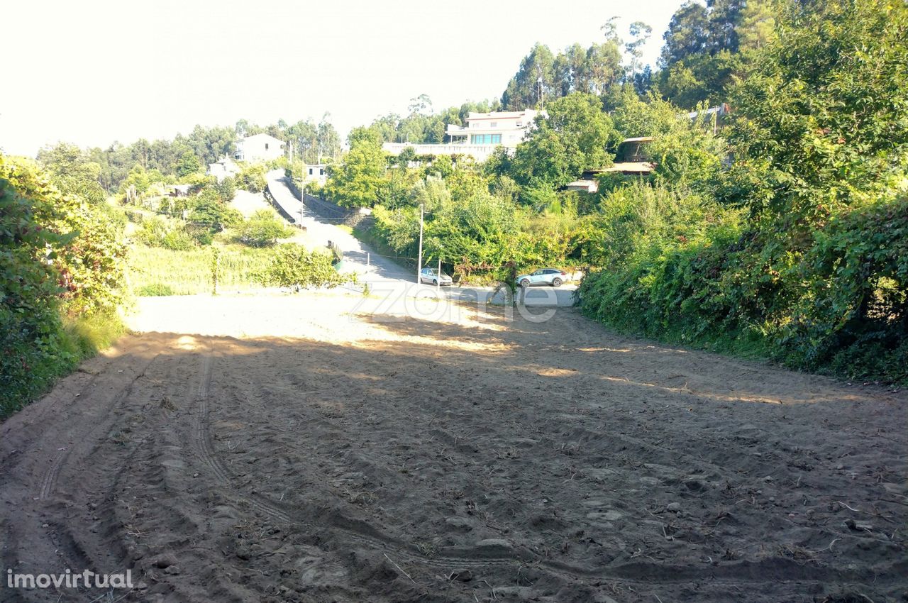 Terreno agrícola com boa exposição em Espinho, Braga