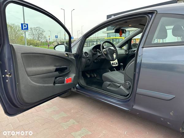 Opel Corsa 1.2 16V Cosmo - 32