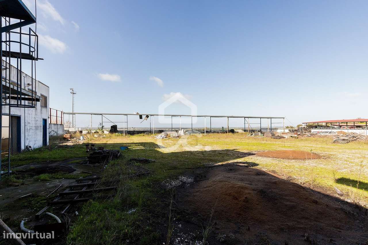 Dois Armazéns Industriais com 2.404 m² em Lote de 5.845 m² | Redondo, - Grande imagem: 2/45