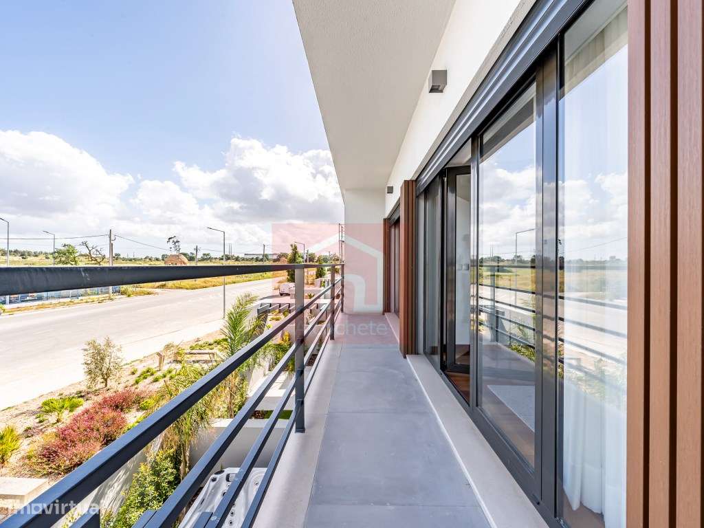 Moradia T4 geminada + Rooftoop em Alcochete-47