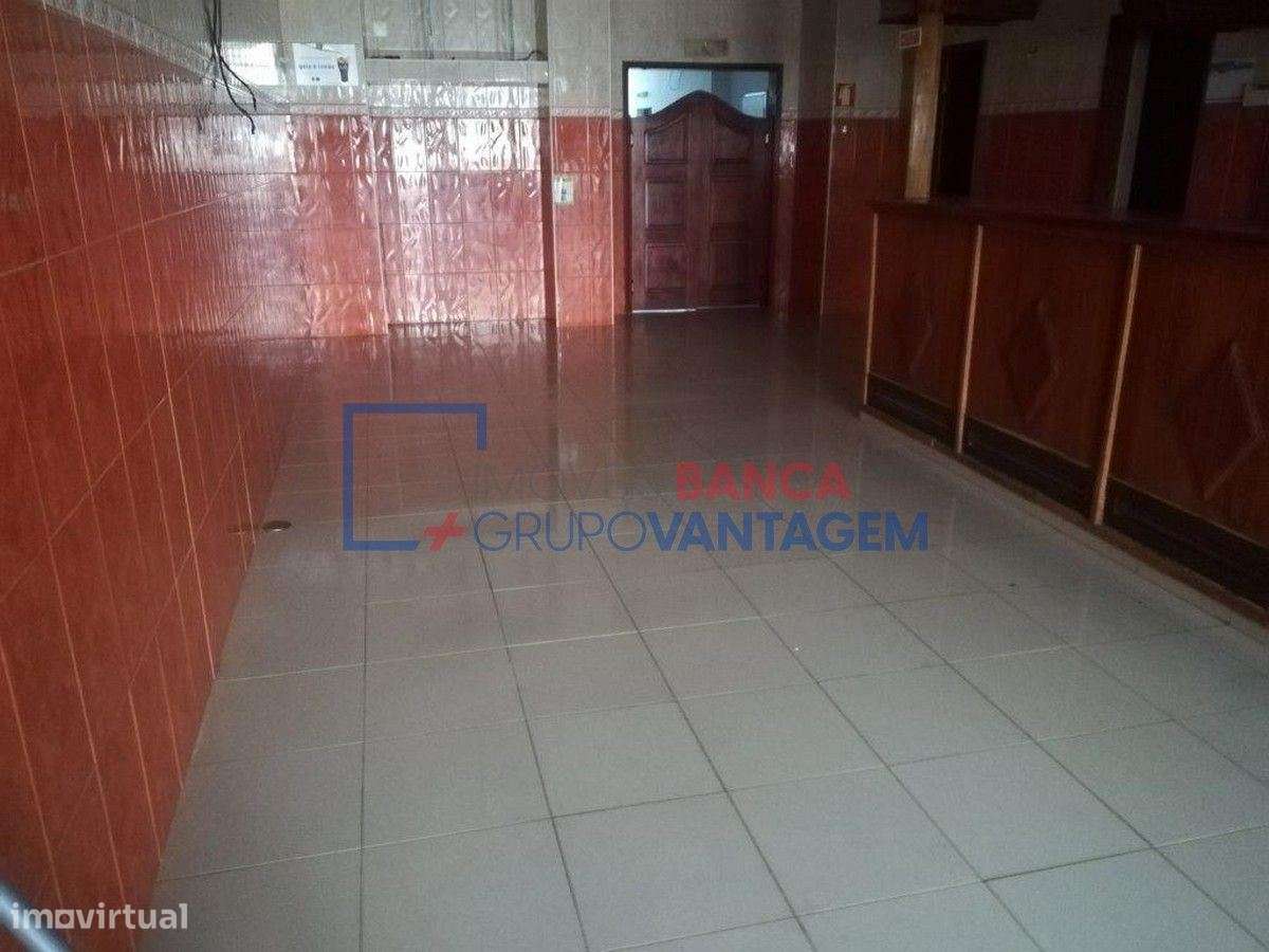 Moradia e loja à venda, Gavião - Grande imagem: 1/11