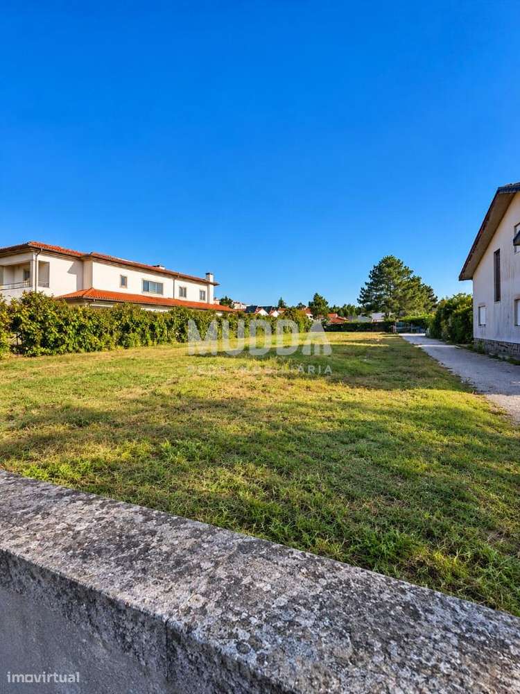 Terreno para Venda | Avenida da Régua, Ovar-0