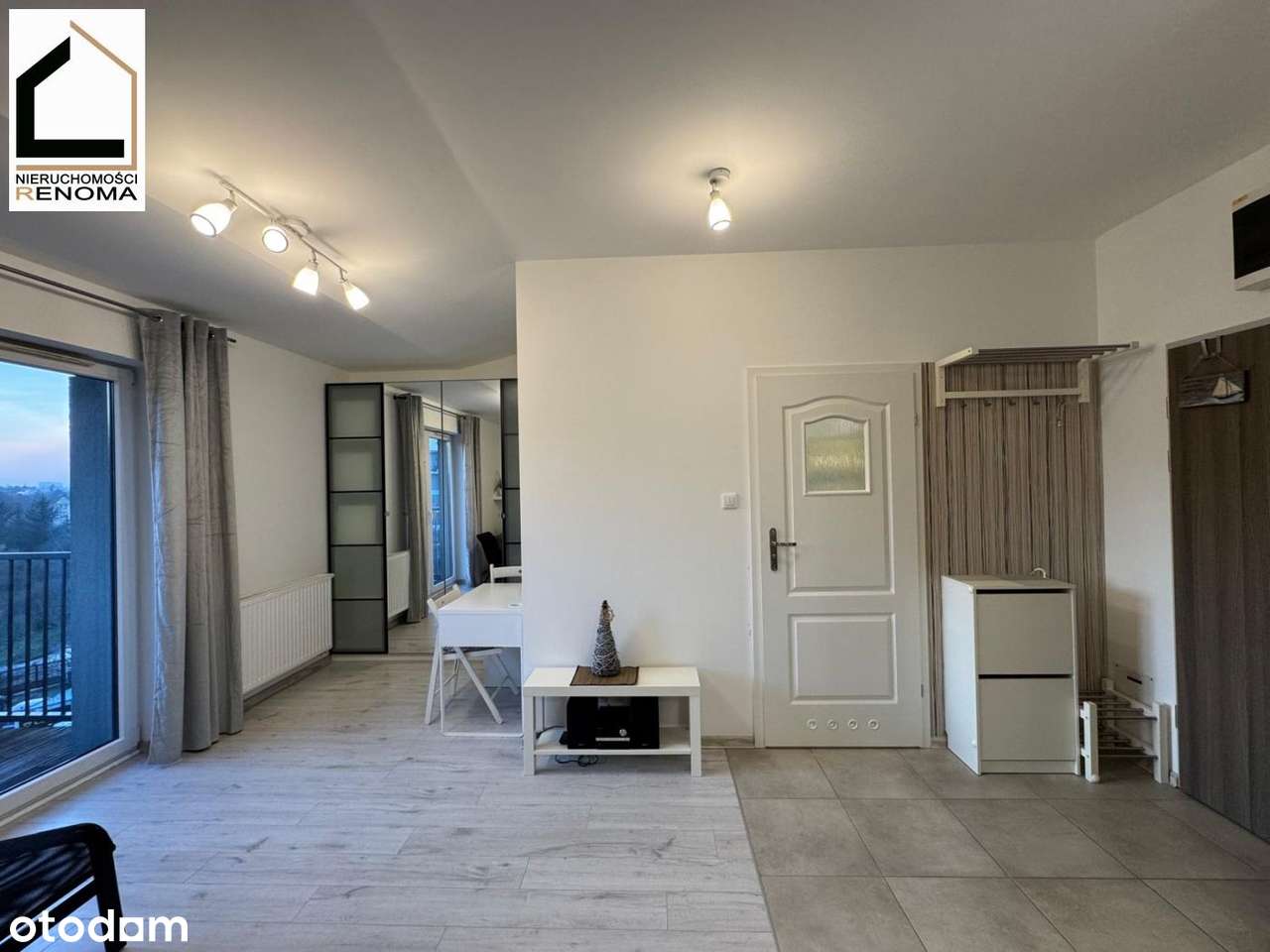 Nowoczesna kawalerka. Śródka - ul. Wiejska. Parking. Balkon. Winda. - Pełny obrazek: 3/13