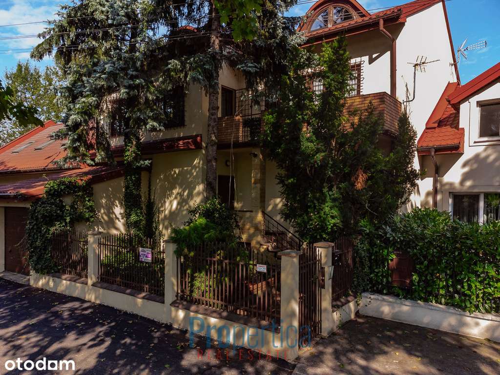 Wyjątkowy komfortowy dom pośród zieleni-18