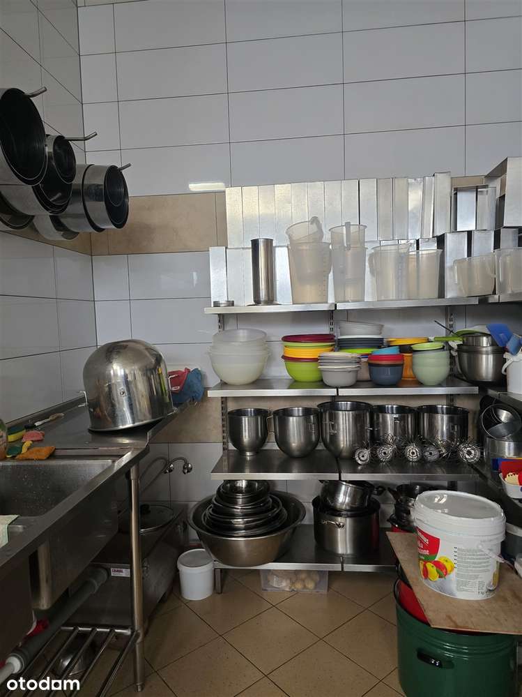 Kompletnie wyposażony, prosperujący zakład cukierniczy-6