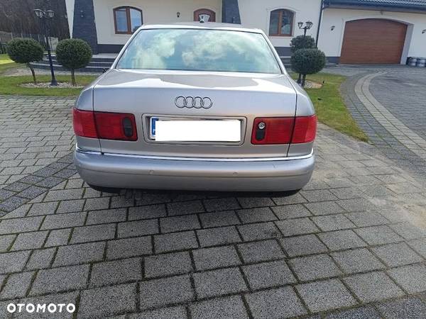 Audi A8 - 4