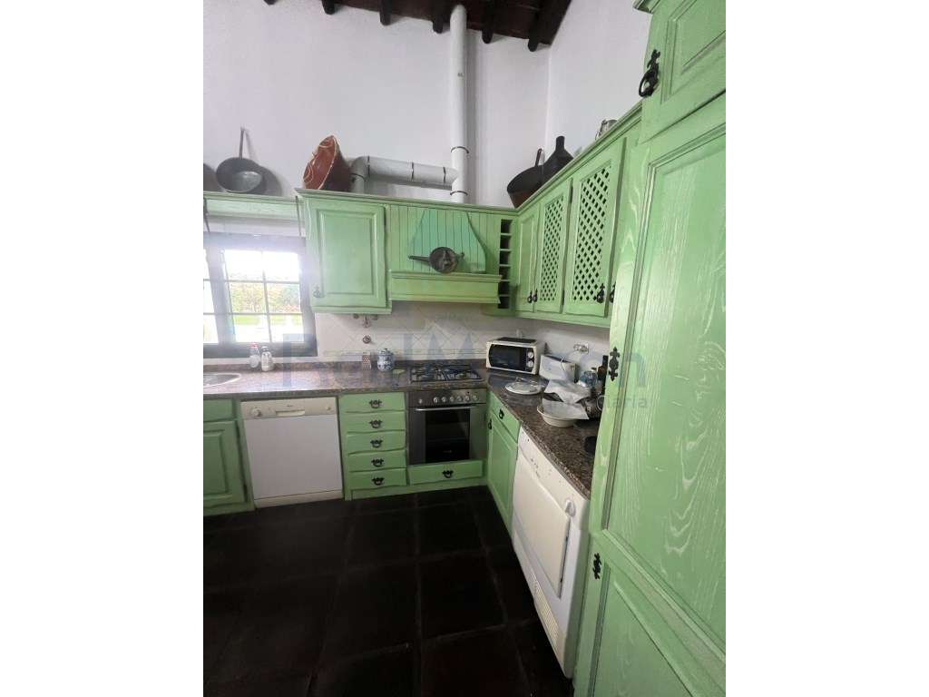 Vende-se Moradia T3 c/ Piscina em Vila Boim-10