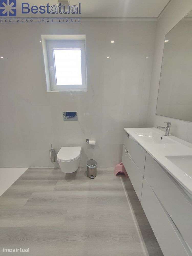 Moradia T 3 -4 frentes- de Luxo c/Piscina - Sande São Lourenço-30