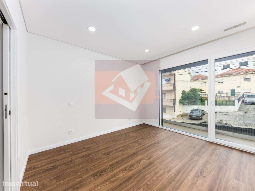 Moradia V5 nova no Bairro do Trigache em Famões-26