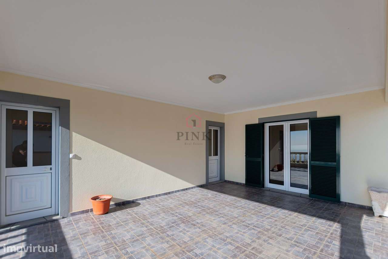 Calheta | Moradia T3 com Vista Mar e Terreno Extra-5