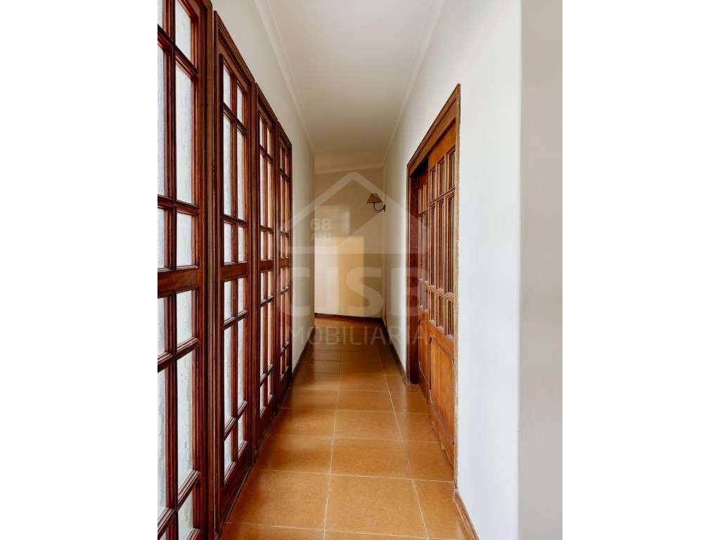 Moradia Isolada T5+3 em Salvaterra de Magos-16