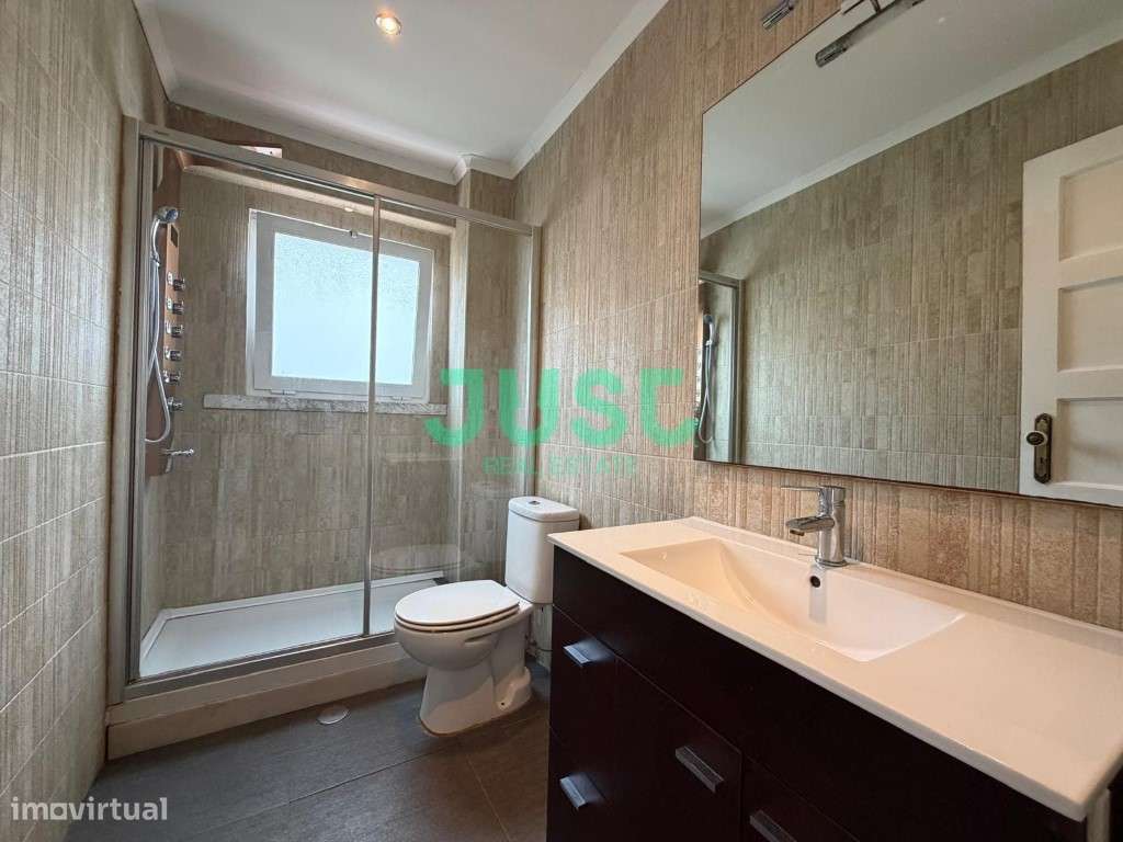 Apartamento t2+1 central em paio pires-8