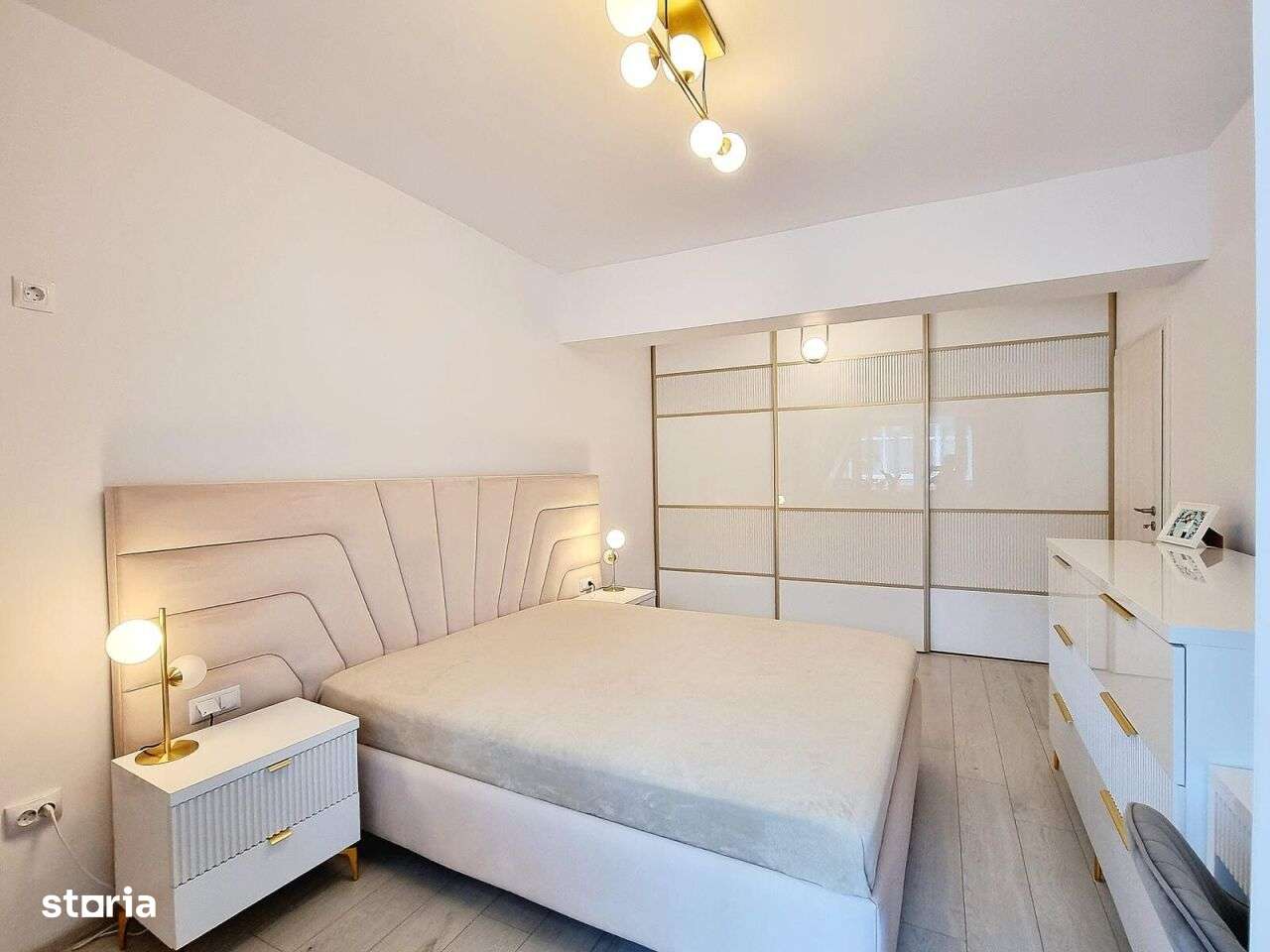 2  Camere Decomandat 2 Locuri Parcare Terasa 60 mp - Imagine principală: 5/18