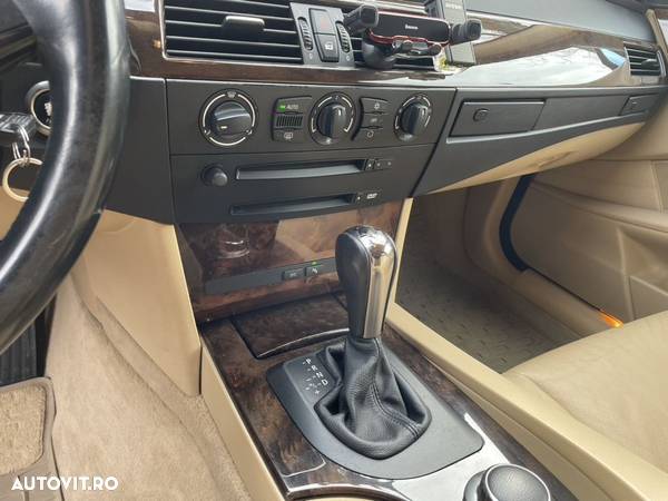 BMW Seria 5 520d Touring Aut. Edition Fleet Lifestyle - 6