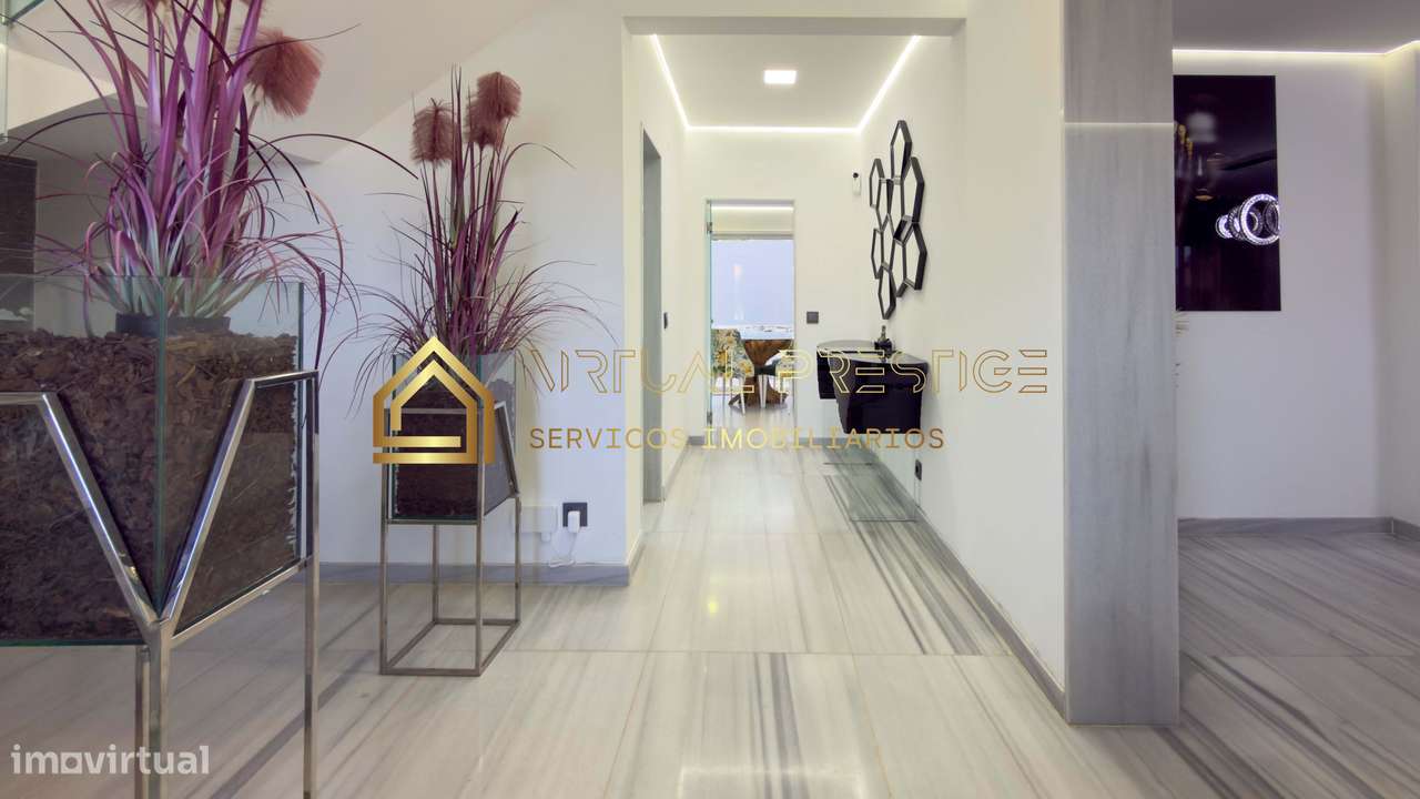 Moradia T4 Remodelada com Piscina em Belverde - Grande imagem: 2/36