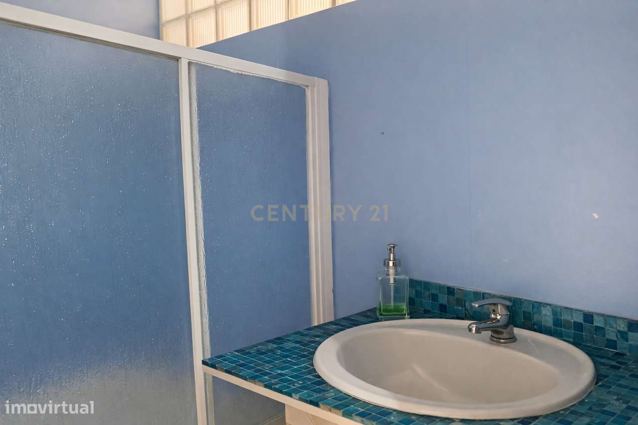Apartamento T2 +1 Duplex em Alvalade, Lisboa - Oportunidade Única-26