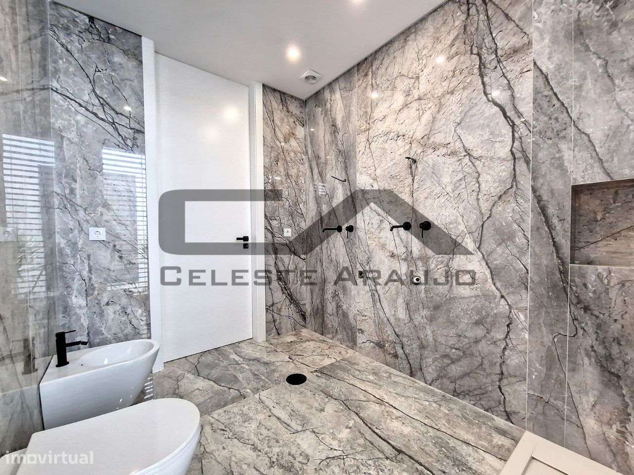 Moradia T4+1 Térrea, com piscina, Rio Meão-38