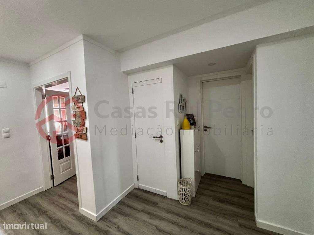 Apartamento T2 com arrecadação em Santa Marta do Pinhal, Corroios-14