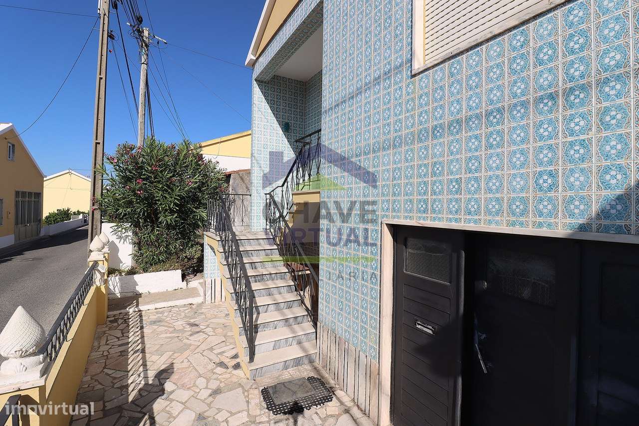 Moradia V3 com garagem e anexo  – Concelho Torres Vedras-40