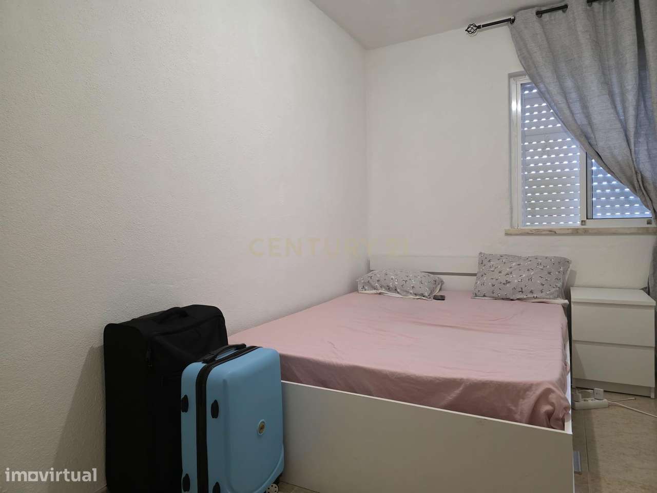 Apartamento T3 em Monte Abraão com bons acessos e proximidade a Lisboa-17