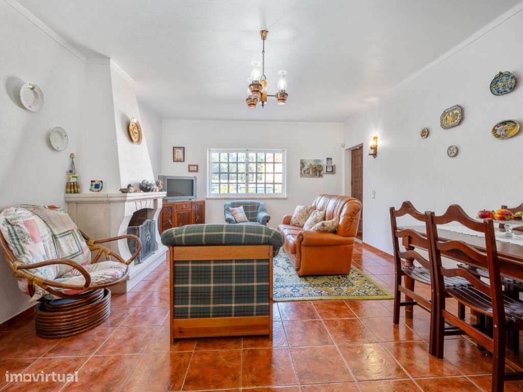 SESIMBRA - ALTO DAS VINHAS - MORADIA ISOLADA, SÓTÃO, ANEXO, PISCINA...-12