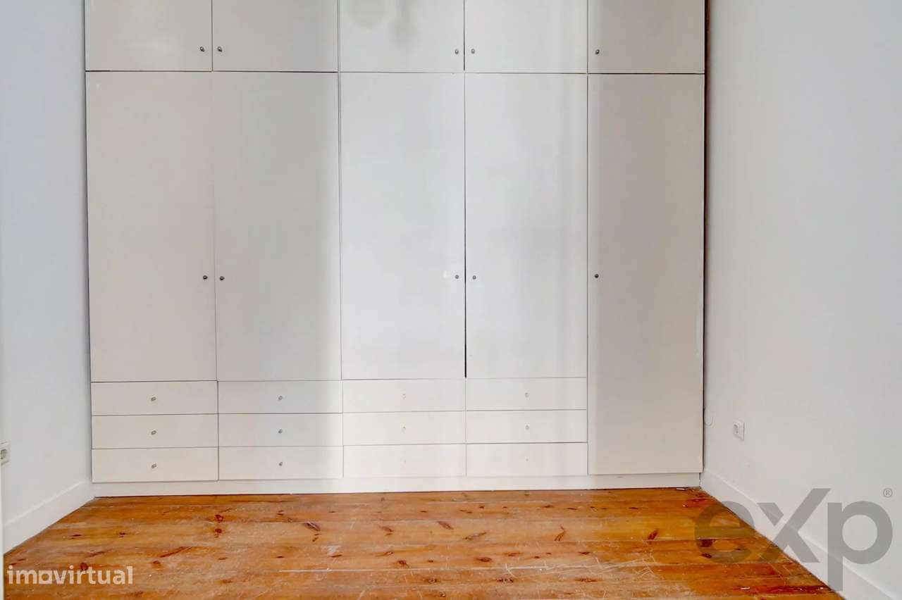 Apartamento T1+1 junto ao Jardim da Estrela – Lisboa-10